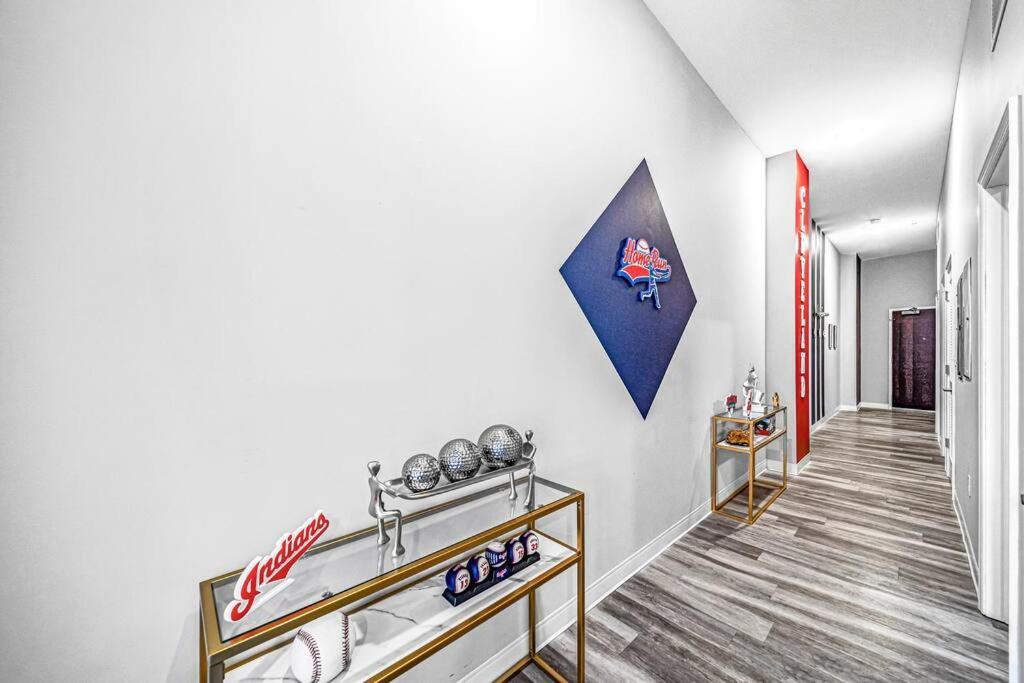 Appartement 2Br Unit In The Heart Of Dt With View Of Playhouse Square, Pool & Gym Access- 305 à Cleveland Extérieur photo