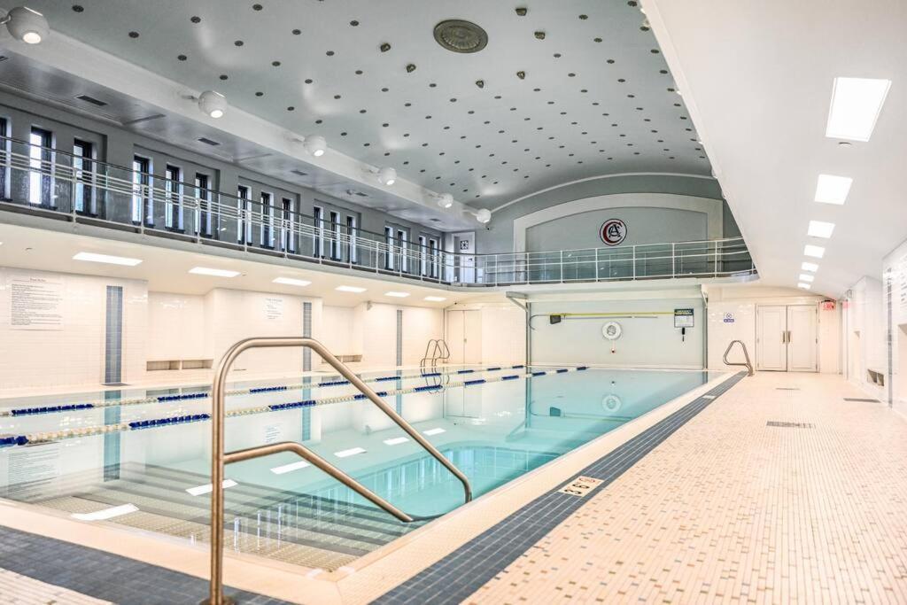 Appartement 2Br Unit In The Heart Of Dt With View Of Playhouse Square, Pool & Gym Access- 305 à Cleveland Extérieur photo