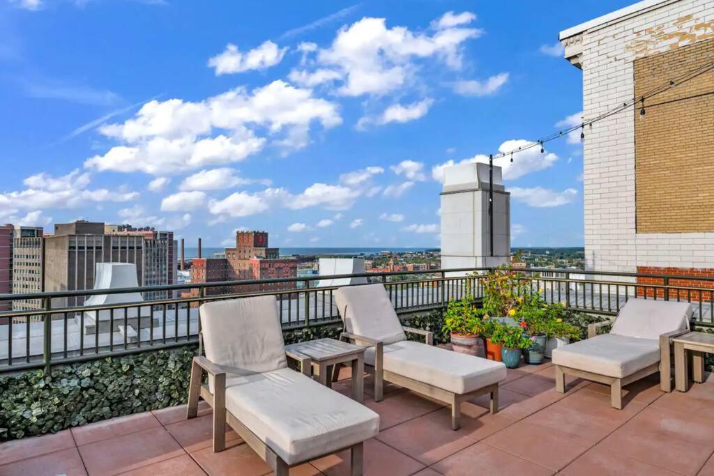 Appartement 2Br Unit In The Heart Of Dt With View Of Playhouse Square, Pool & Gym Access- 305 à Cleveland Extérieur photo