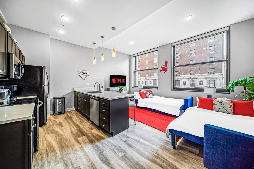 Appartement 2Br Unit In The Heart Of Dt With View Of Playhouse Square, Pool & Gym Access- 305 à Cleveland Extérieur photo