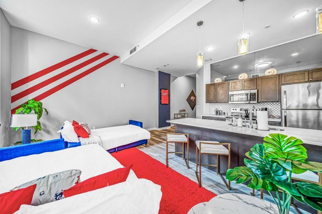 Appartement 2Br Unit In The Heart Of Dt With View Of Playhouse Square, Pool & Gym Access- 305 à Cleveland Extérieur photo